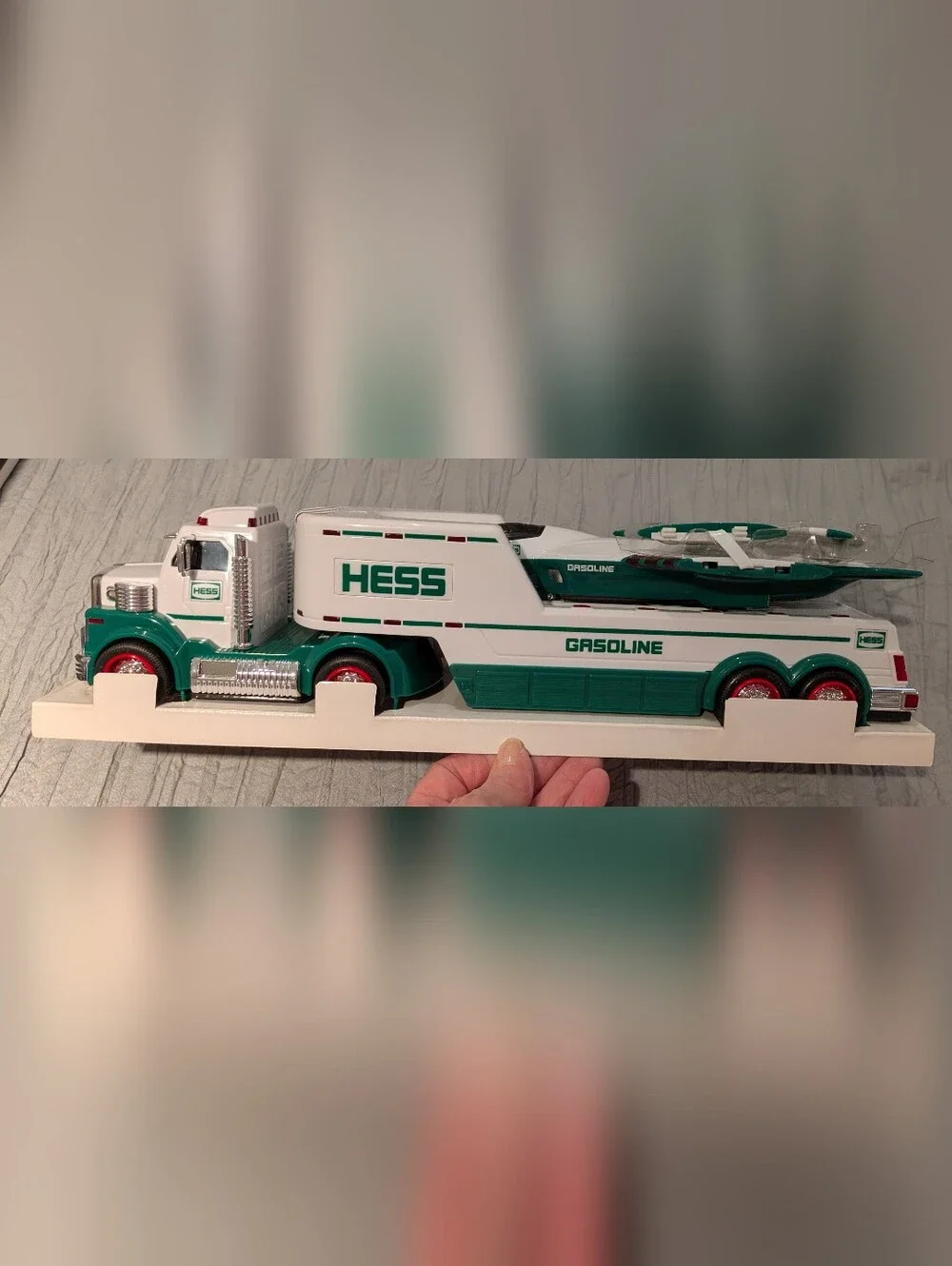 Hess nib mint